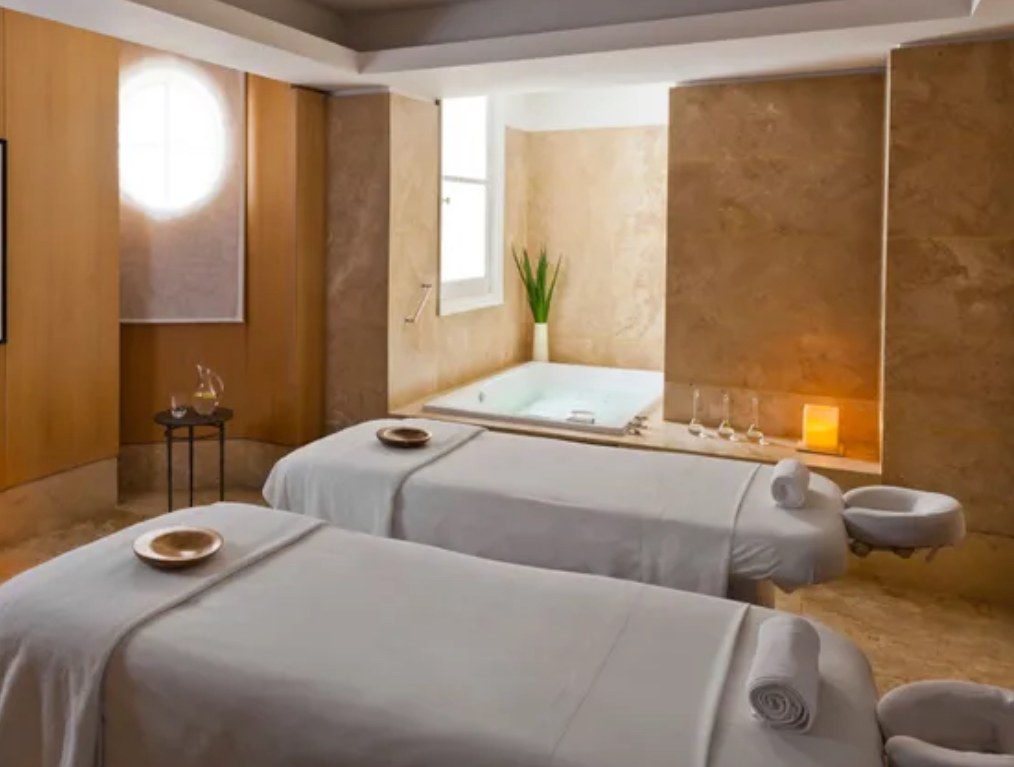 Sala doble para masaje en pareja con dos camillas
